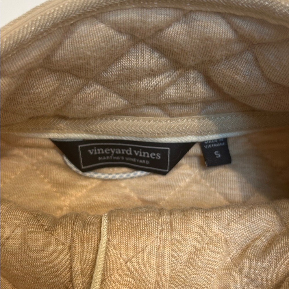 Vineyard Vines quilted pullover - Picture 6 of 8